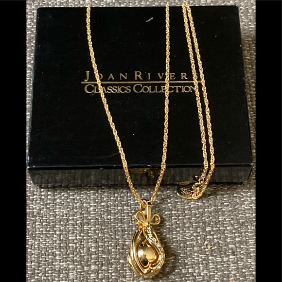 🎄Joan Rivers Gold Plated Crystal Egg Shaped Pendant Necklace NWT! - Picture 5 of 11